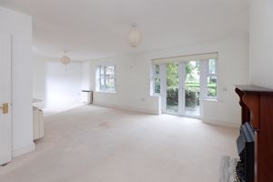2/3 Hays Park_Sitting Room (2)- click for photo gallery